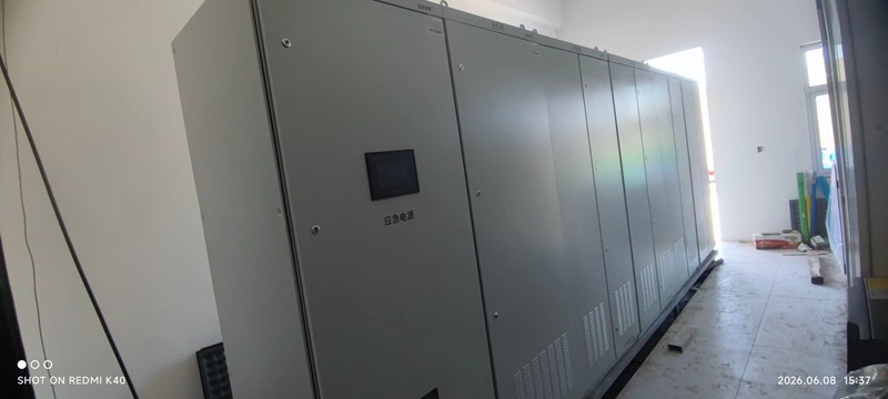 山东港UPS及EPS设备进场安装