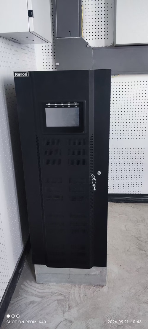 某医院UPS安装调试完毕，投入运行